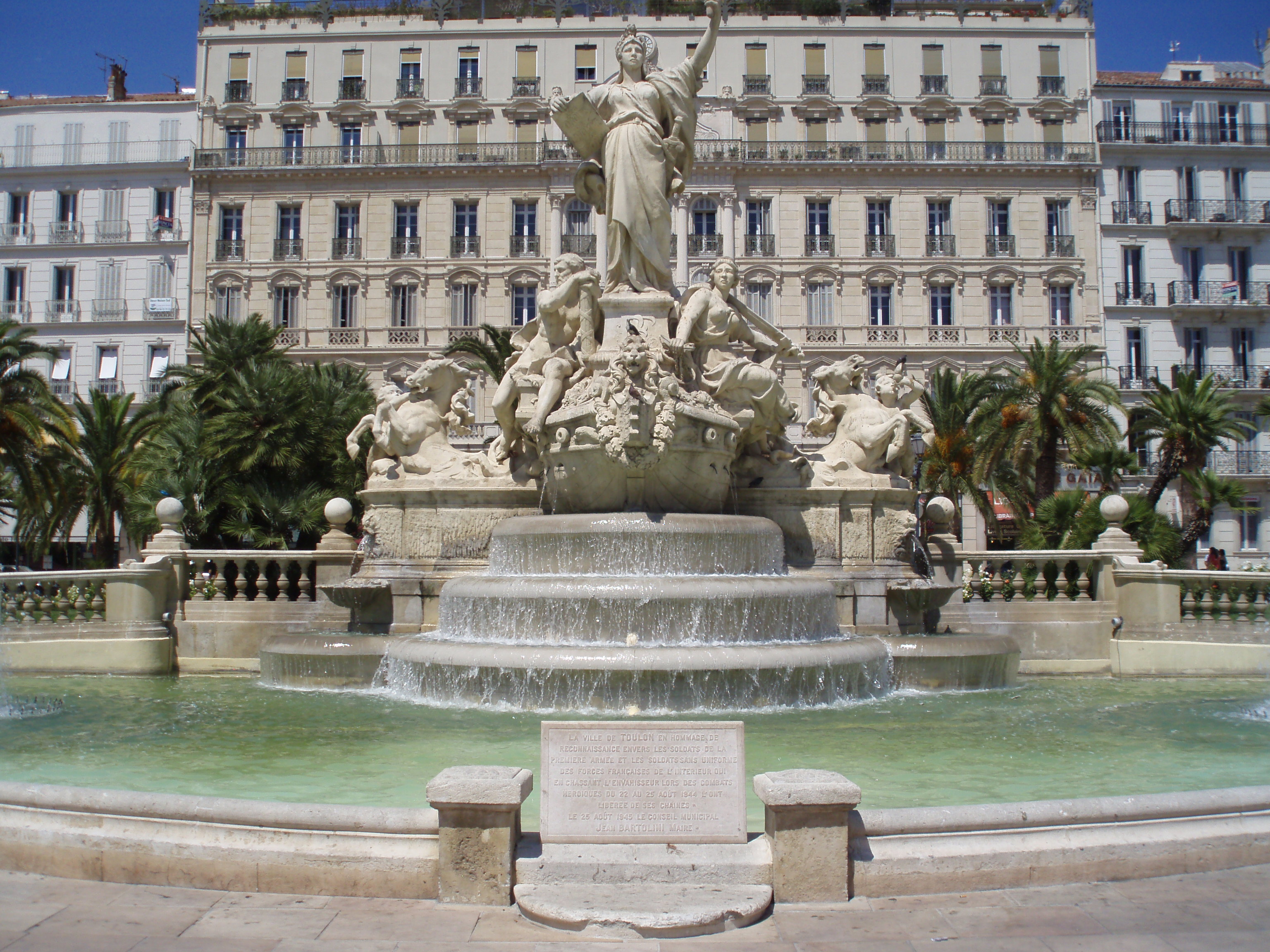 Toulon_(Var)_-_Place_de_la_Liberté