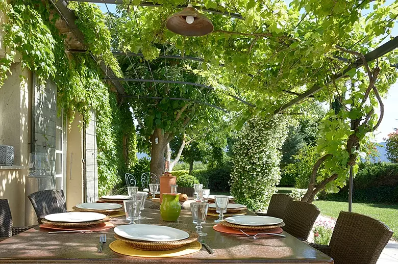 Ambiances Provence - Location villa de luxe - Provence / Cote d Azur / Mediterran. - ChicVillas - 17