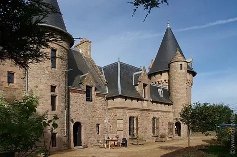 Château à Louer en France, Castle Marmousets | ChicVillas