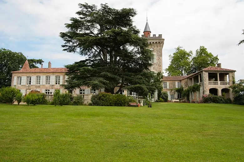 Chateau Heart of Gascony - Location villa de luxe - Dordogne / Garonne / Gers - ChicVillas - 1