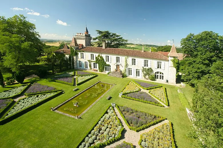 Chateau Heart of Gascony - Location villa de luxe - Dordogne / Garonne / Gers - ChicVillas - 2