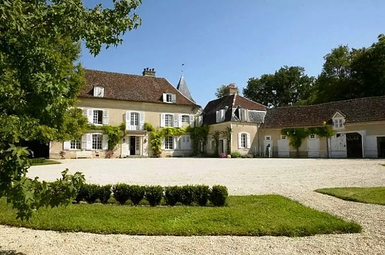 Chateau Les Deux Tours - Location villa de luxe - Paris / Ile de France - ChicVillas - 2