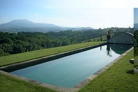 Villa familiale avec piscine à louer, Collines Basques | ChicVillas