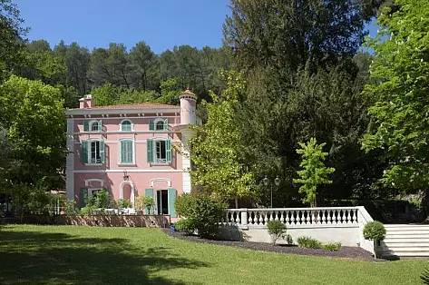 Location villa de luxe avec piscine en Provence Côte d'Azur