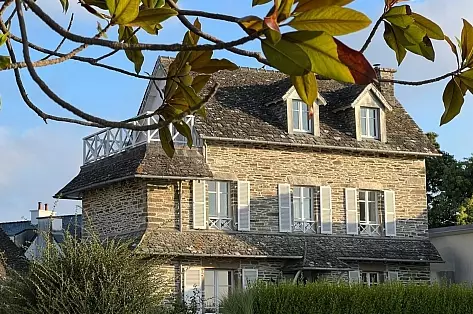 Location villa en Bretagne au Bord de Mer, proche commerces et plage | ChicVillas