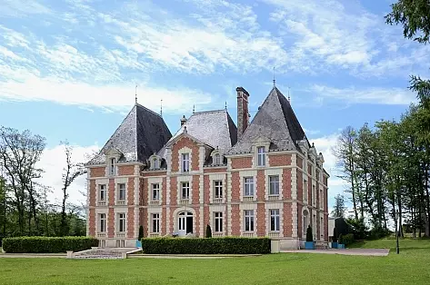 Louer un chateau avec piscine Sancerre | ChicVillas