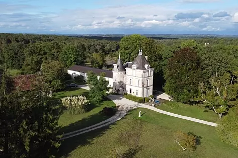 Petit Château à Louer en France, Manoir Couleurs Perigord | ChicVillas