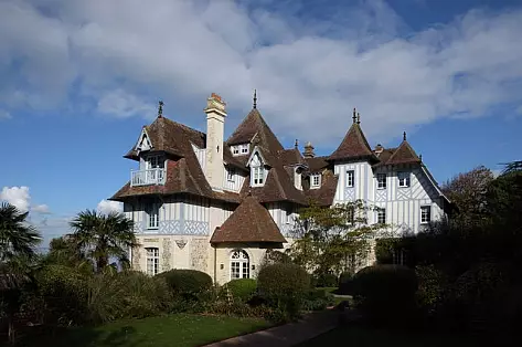 Propriété de Luxe à Louer en France, Manoir Esprit Normandie | ChicVillas