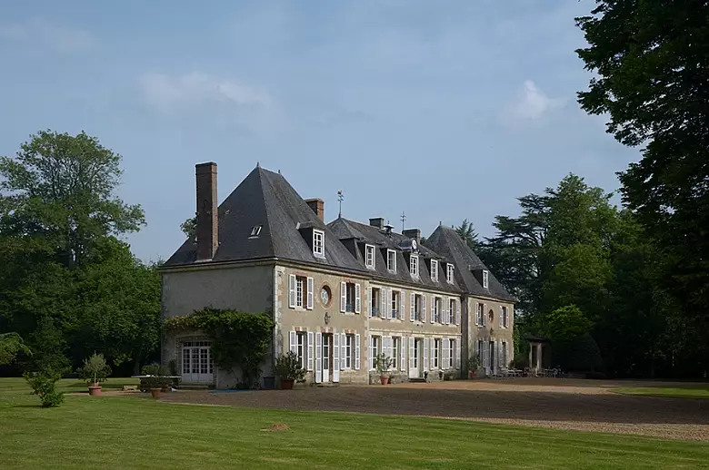 Un Chateau Francais - Location villa de luxe - Paris / Ile de France - ChicVillas - 3