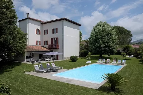 Location Maison Vacances Pays Basque avec Piscine | ChicVillas